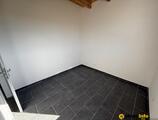 Sklady spoločnosti Skladový priestor až 770 m² s kanceláriami – výška stropu 5,1 m – Komárno – Harčáš na prenájom