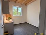 Sklady spoločnosti Skladový priestor až 770 m² s kanceláriami – výška stropu 5,1 m – Komárno – Harčáš na prenájom