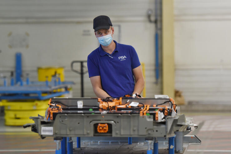 Motor slovenskej ekonomiky pokoril koronakrízu, naznačujú nové údaje