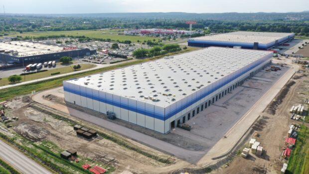 Alza.cz pripravuje prvé logistické centrum v Maďarsku