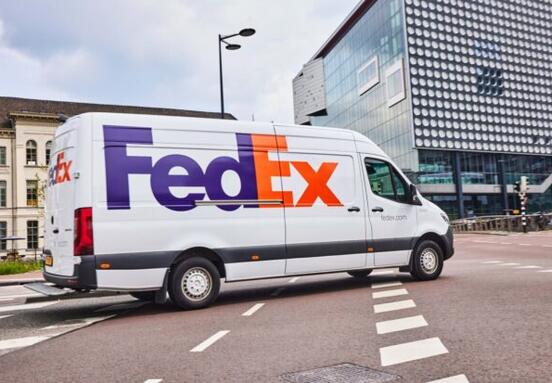 FedEx transformuje logistiku Slovenska: Príležitosti pre firmy a komerčné nehnuteľnosti