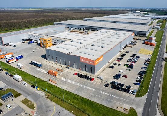 Gebrüder Weiss posilňuje európske dodávateľské reťazce rozšírením logistických kapacít v Senci